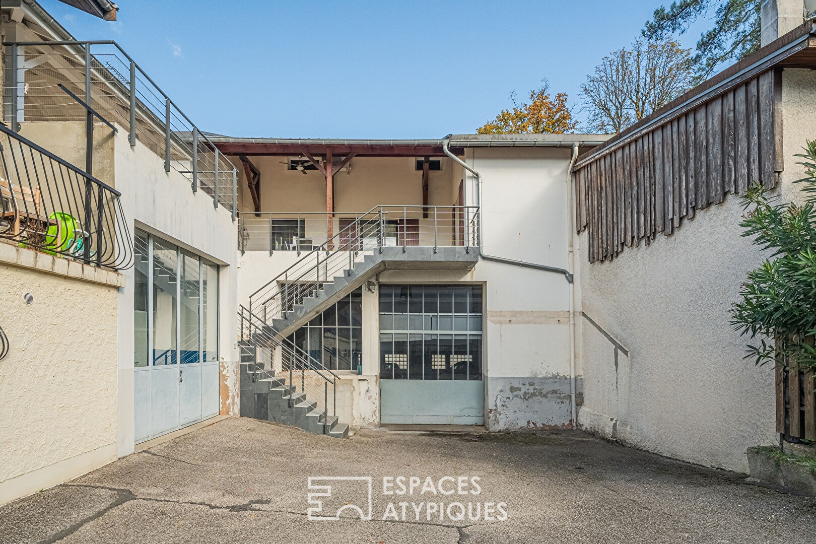 Maison de ville et son atelier à réinterpréter