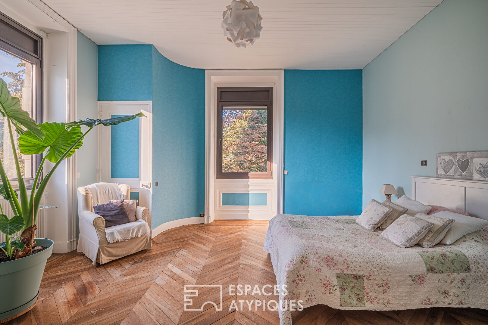 Elégance intemporelle avec restaurant et chambres d&rsquo;hôtes dans un manoir d&rsquo;exception