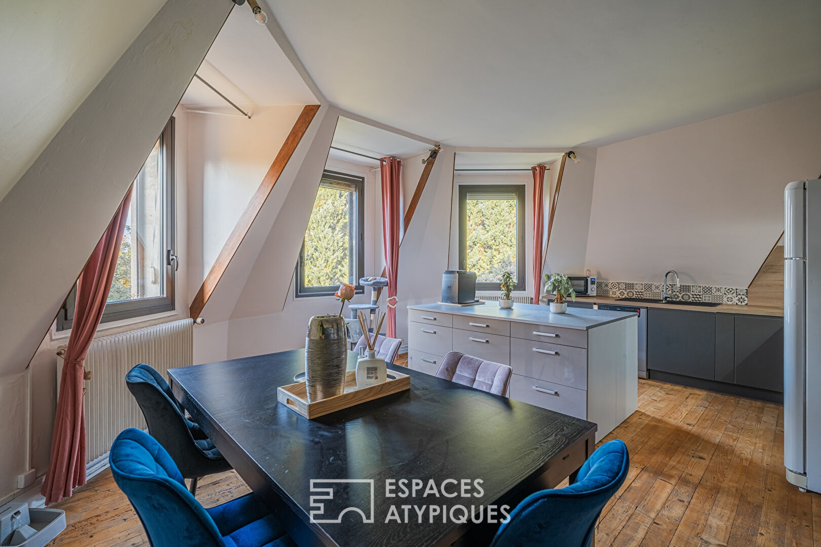 Elégance intemporelle avec restaurant et chambres d&rsquo;hôtes dans un manoir d&rsquo;exception