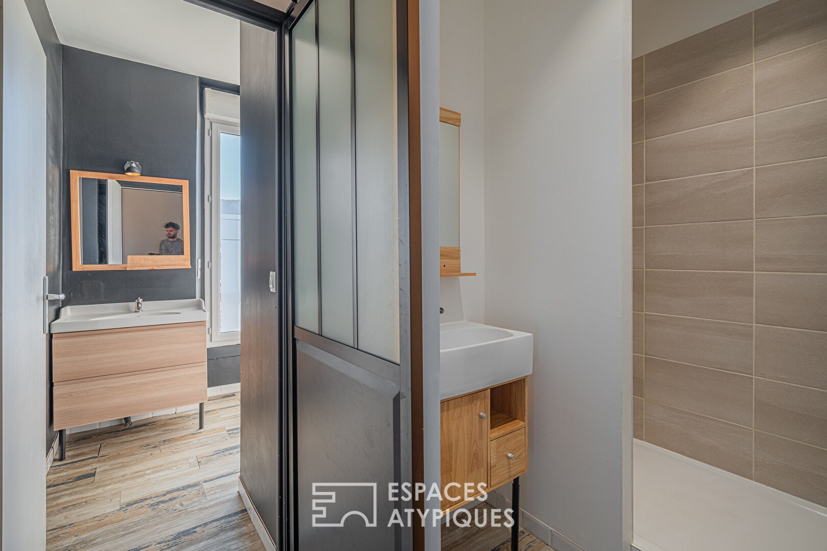 Duplex au centre ville en dernier étage avec vue montagnes