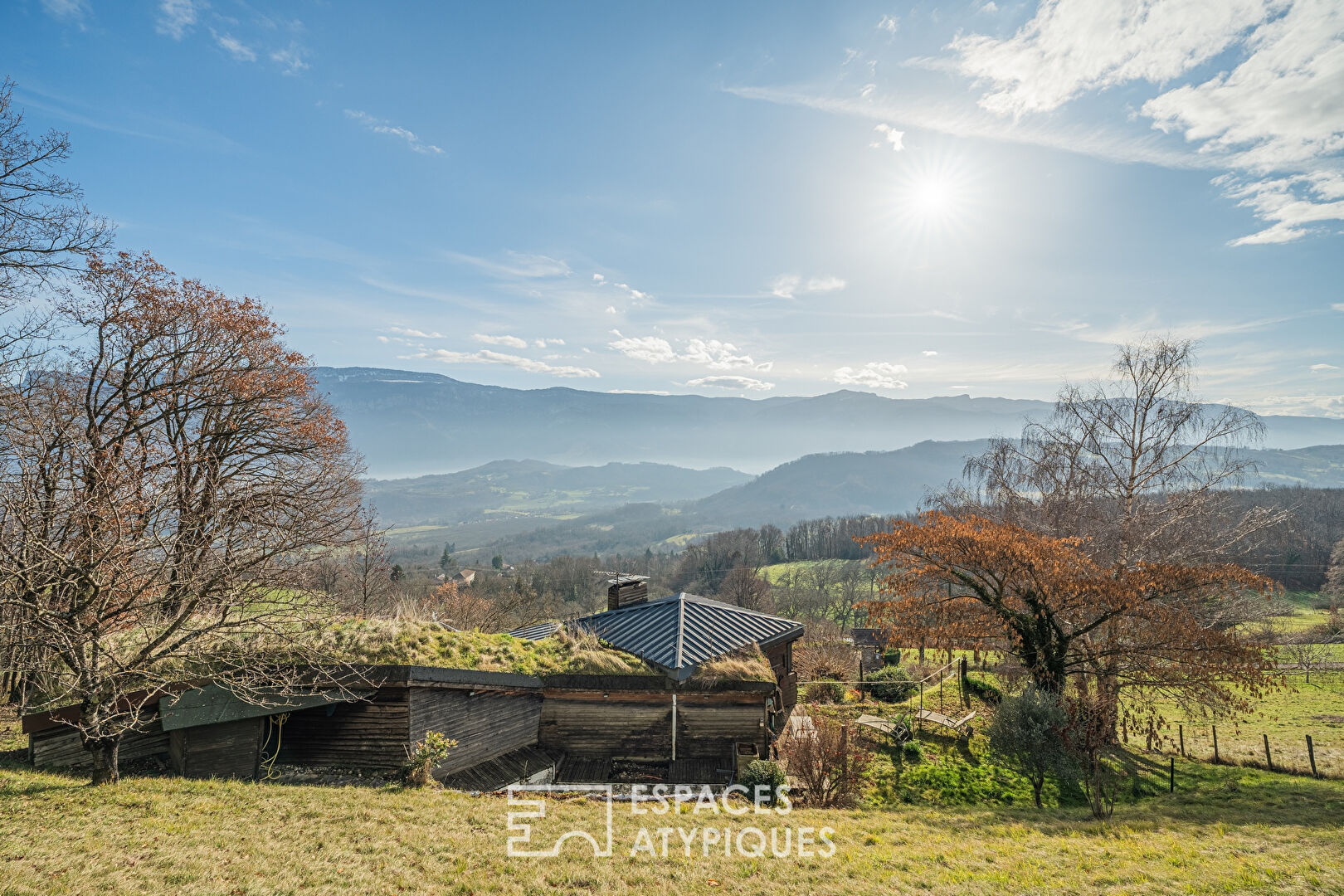 Maison bois moderniste et son atelier d&rsquo;artiste