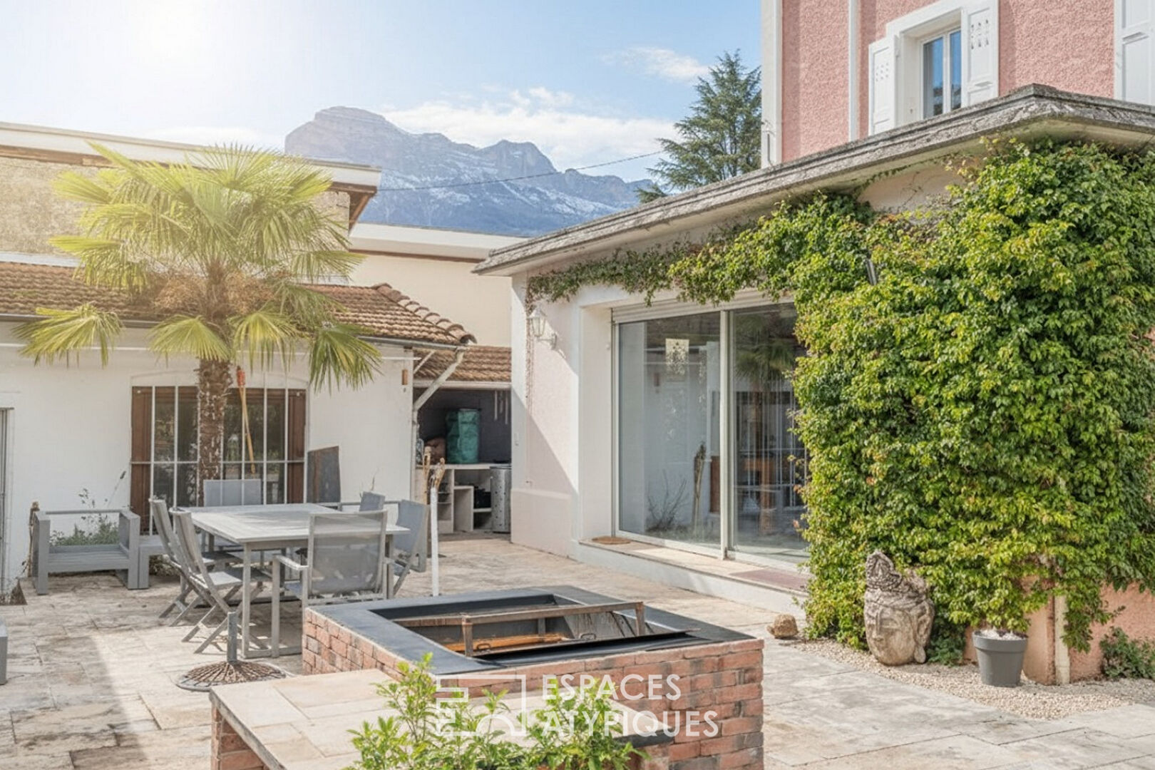 Maison bourgeoise rénovée au coeur du village