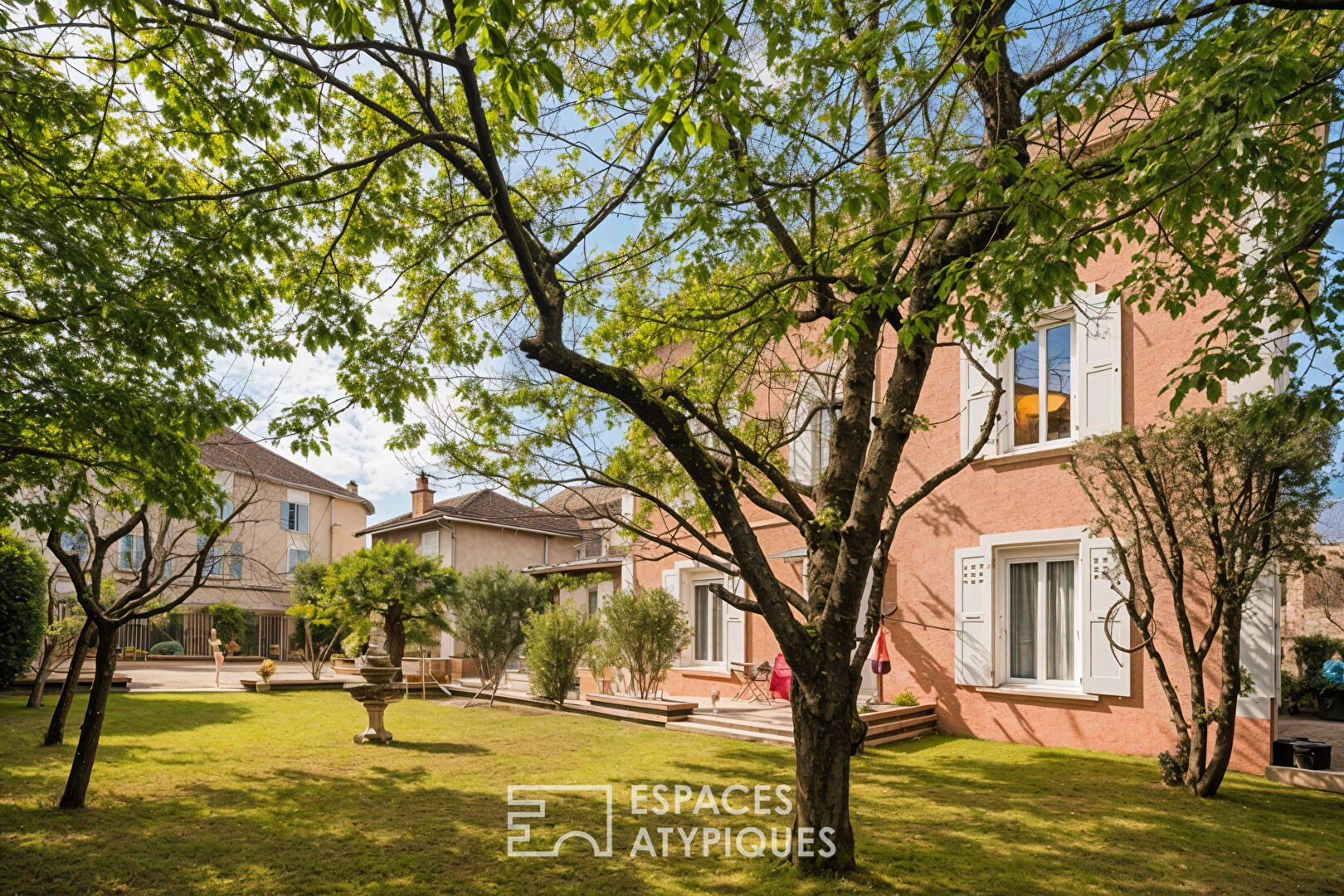 Maison bourgeoise rénovée au coeur du village