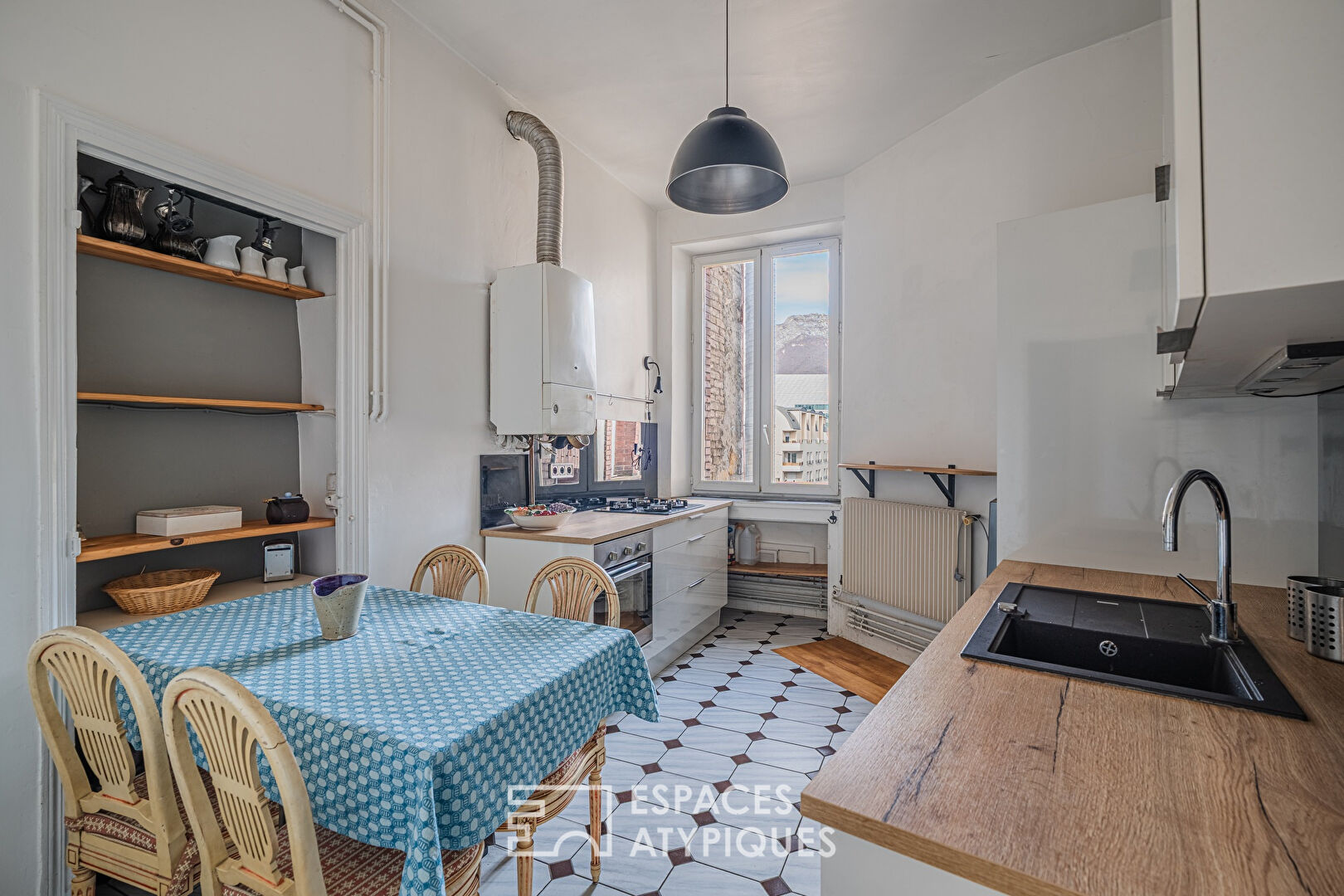 Grenoble L&rsquo;Élégance de l&rsquo;Ancien 80 m² Lumineux et Vue Dominante