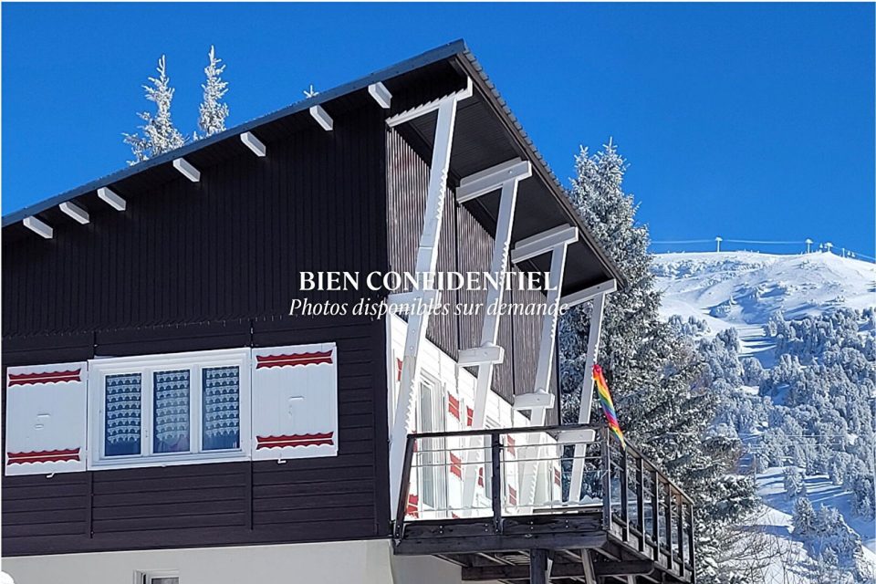 Un chalet skis aux pieds 111 m2 plein Sud - Vue sur la Croix de Chamrousse