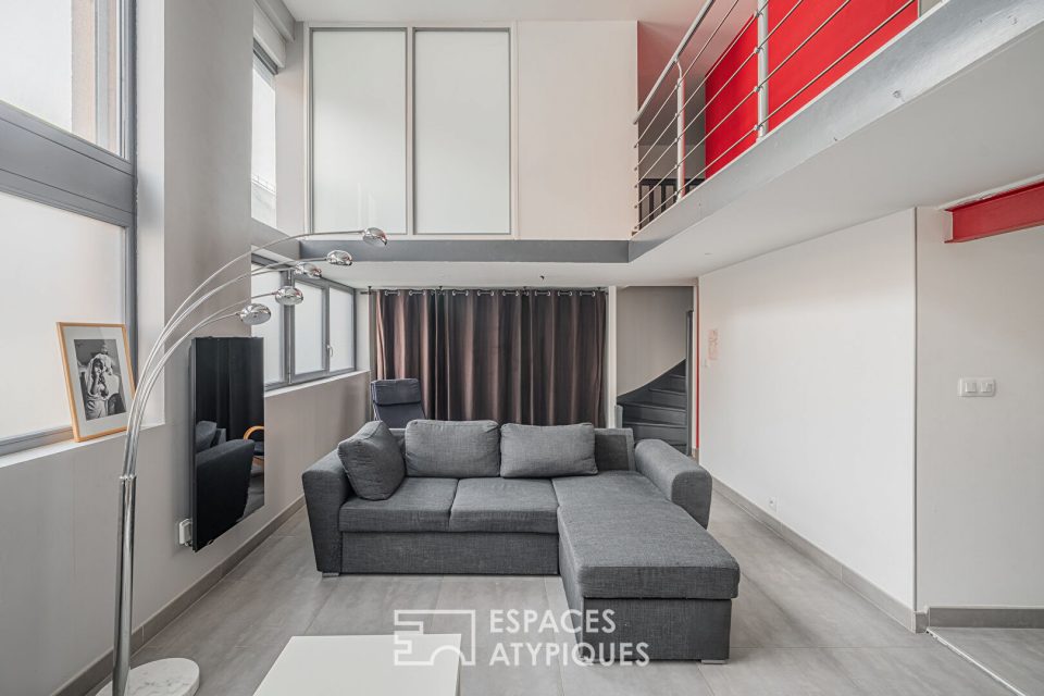 Appartement loft en duplex et petite terrasse coté cour 77 m2