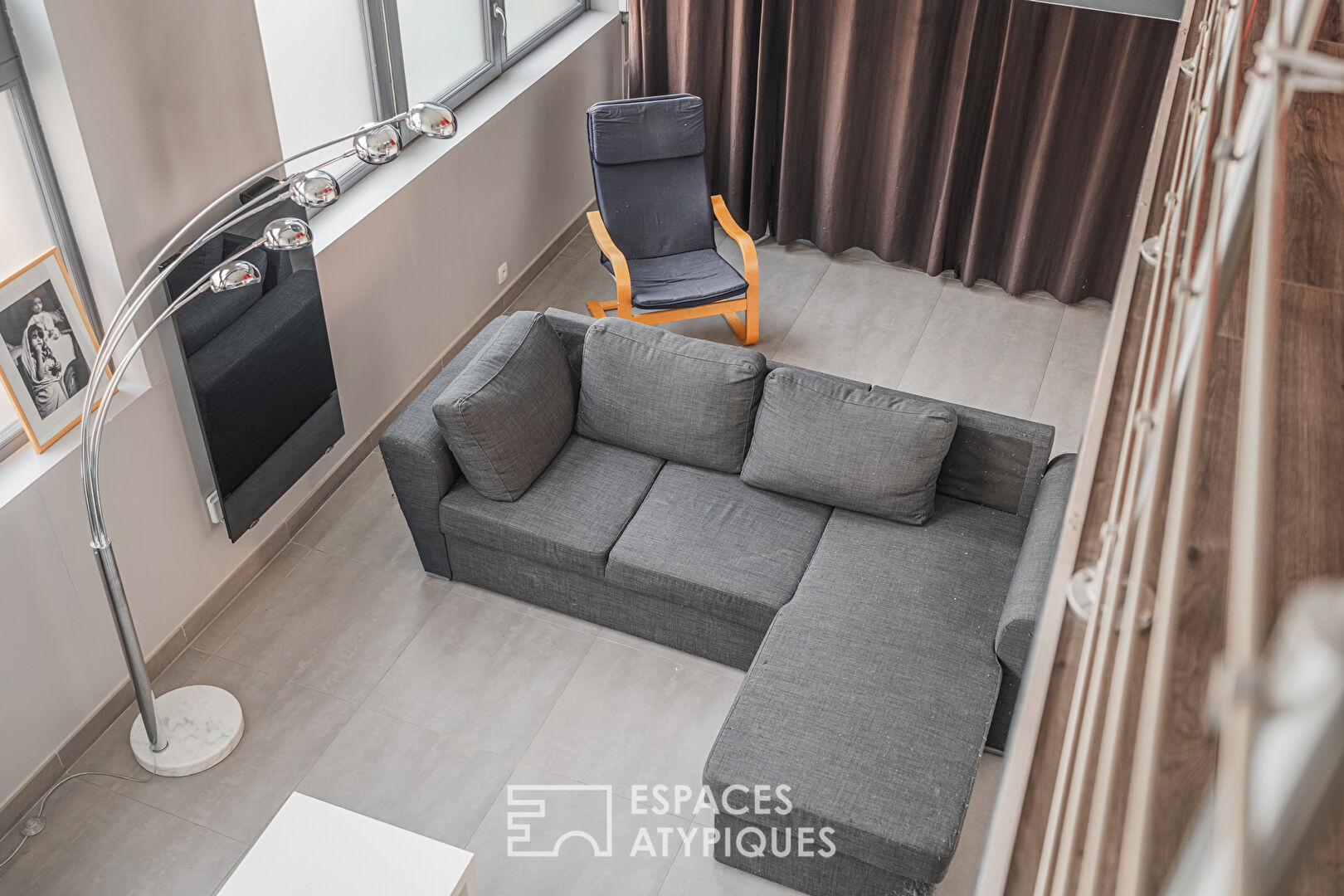 Appartement loft en duplex et petite terrasse coté cour 77 m2