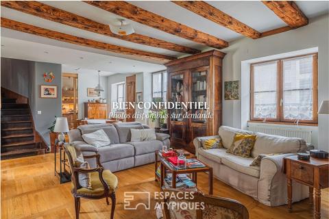 Bâtisse historique avec son jardin arboré sur les balcons de Chartreuse