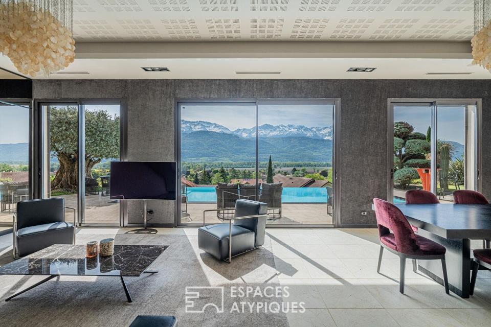 Villa d'exception à la vue panoramique avec piscine