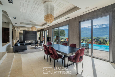 Exceptional villa with panoramic views and swimming pool