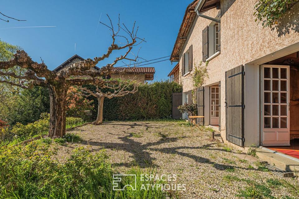 Demeure à réinterpréter et son jardin bucolique