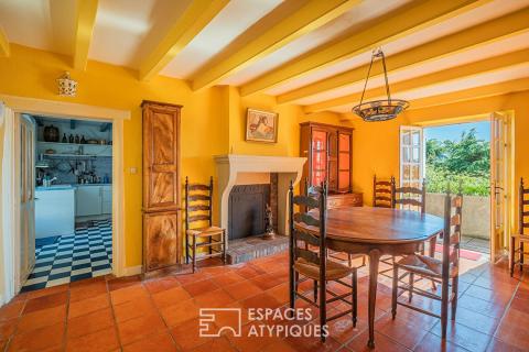 Demeure à réinterpréter et son jardin bucolique