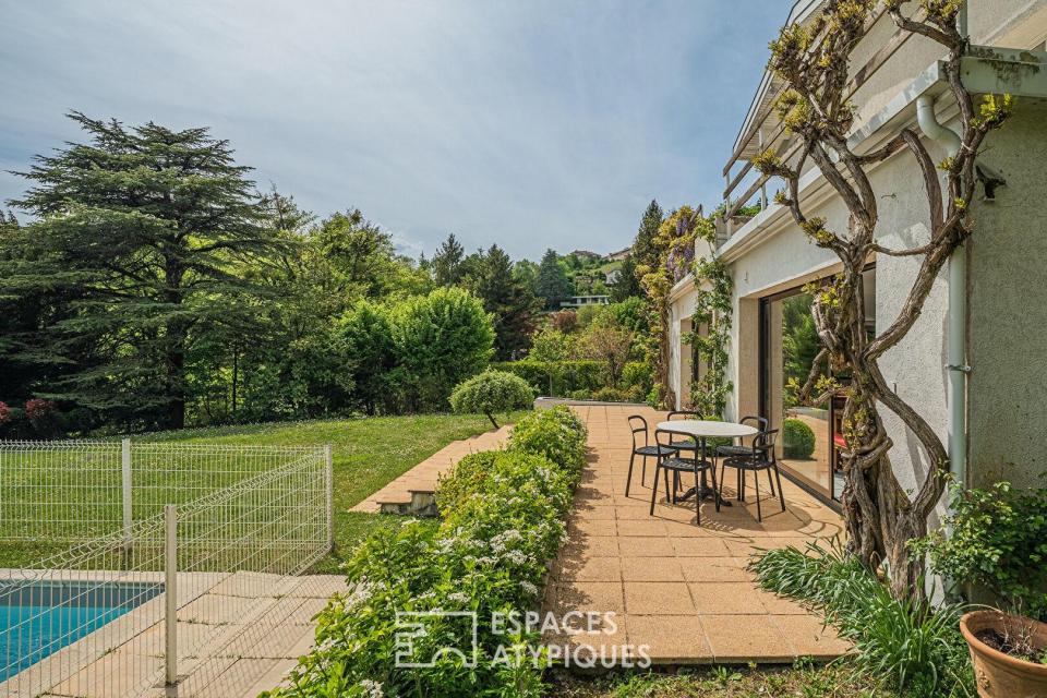 Maison des années 20 - belvédère suspendu face à Belledonne