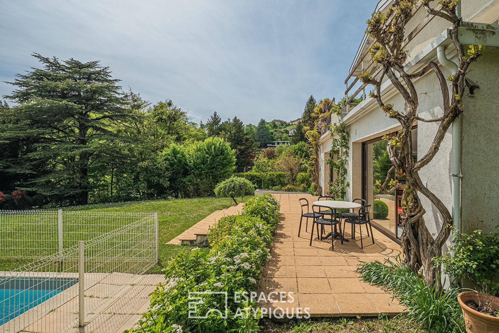 Maison des années 20 - belvédère suspendu face à Belledonne