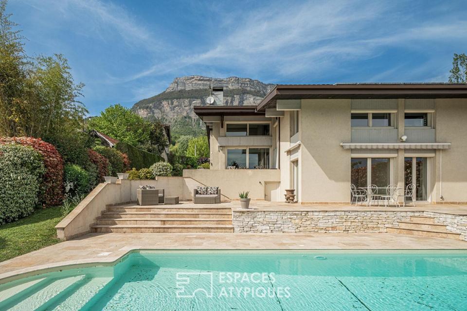 Maison contemporaine dans le Haut-Meylan avec piscine, vue et appartement indépendant