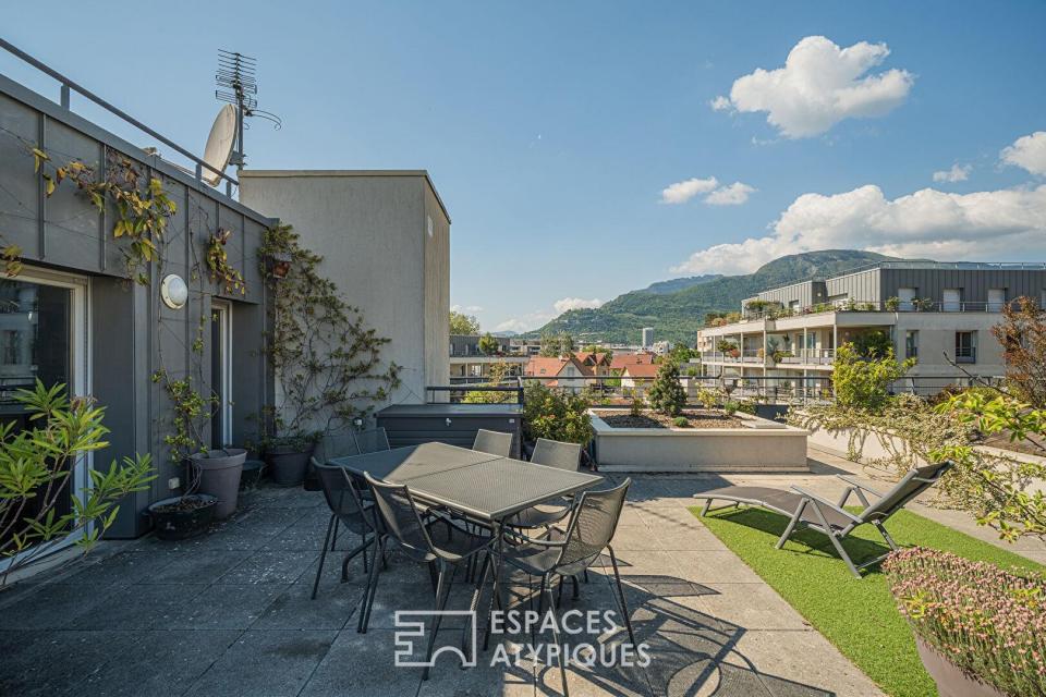 Appartement en dernier étage avec superbe terrasse et vue