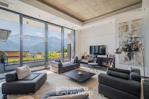 Maison d&rsquo;architecte : Grand angle et transparence face aux montagnes