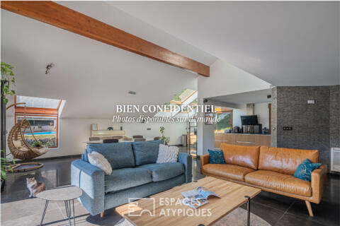 Architect-designed house with extraordinary dimensions
