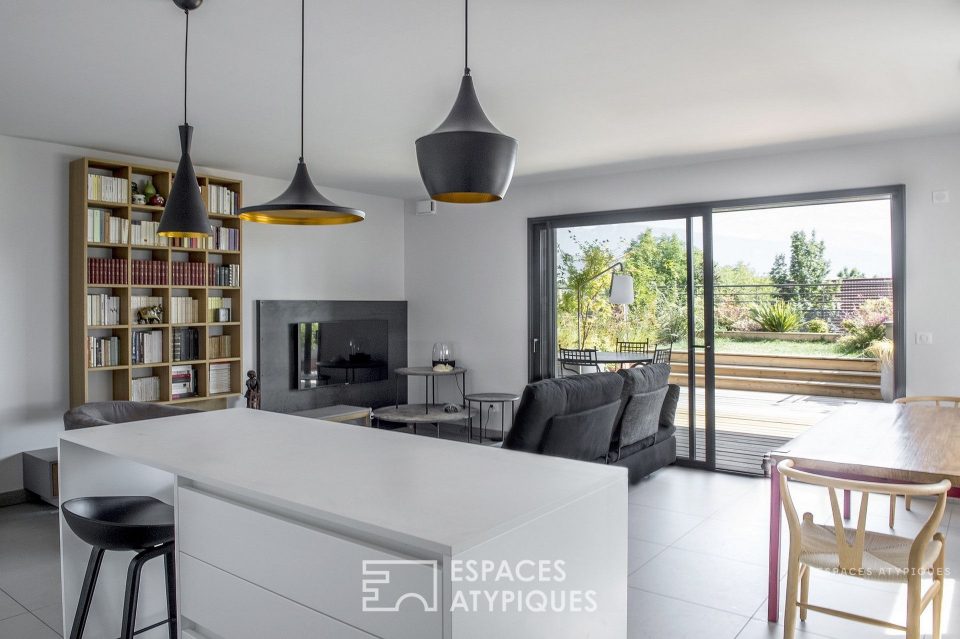 38700 CORENC - Appartement contemporain dans une résidence de standing - Réf. 336EAG