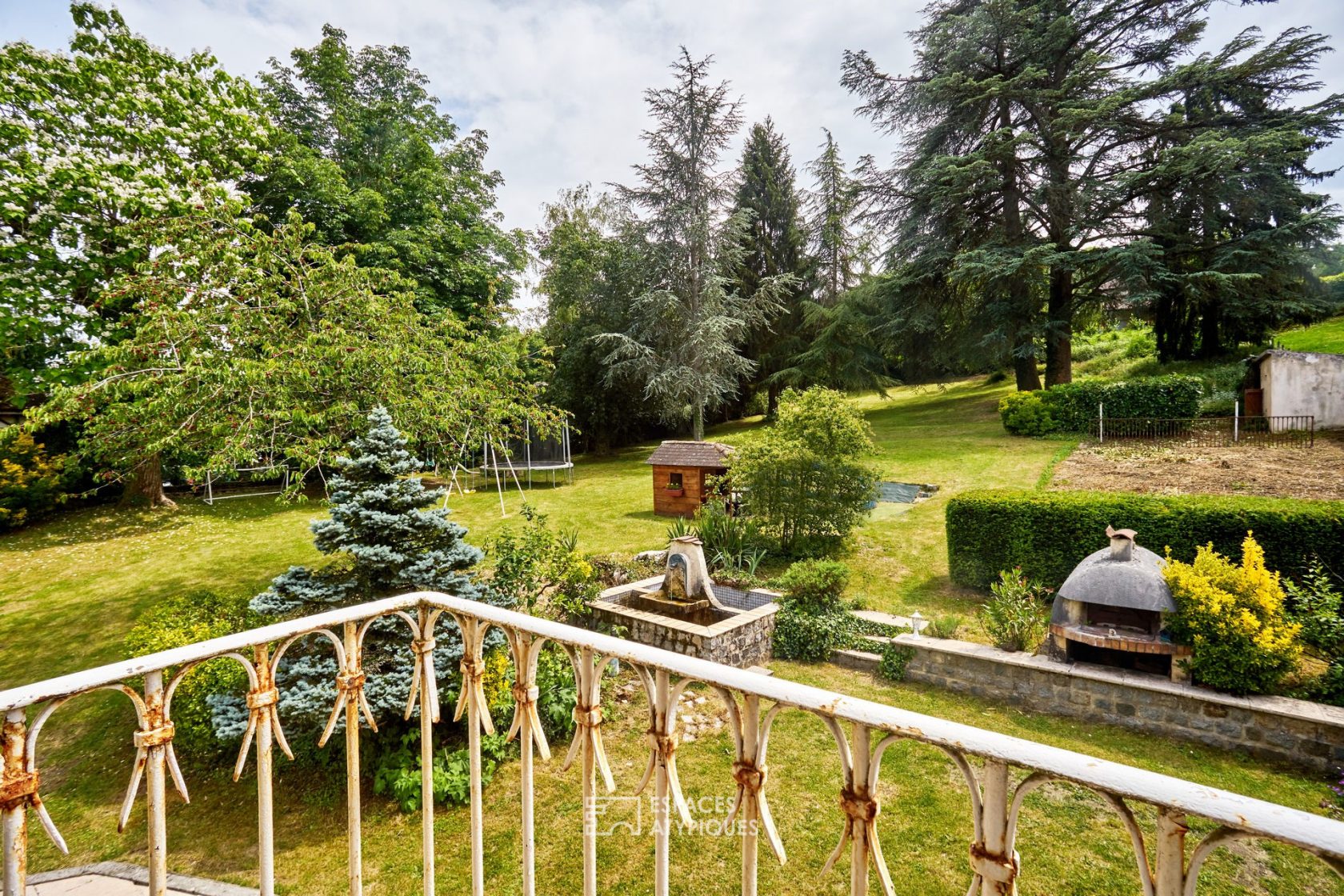 Maison rénovée avec son parc arboré