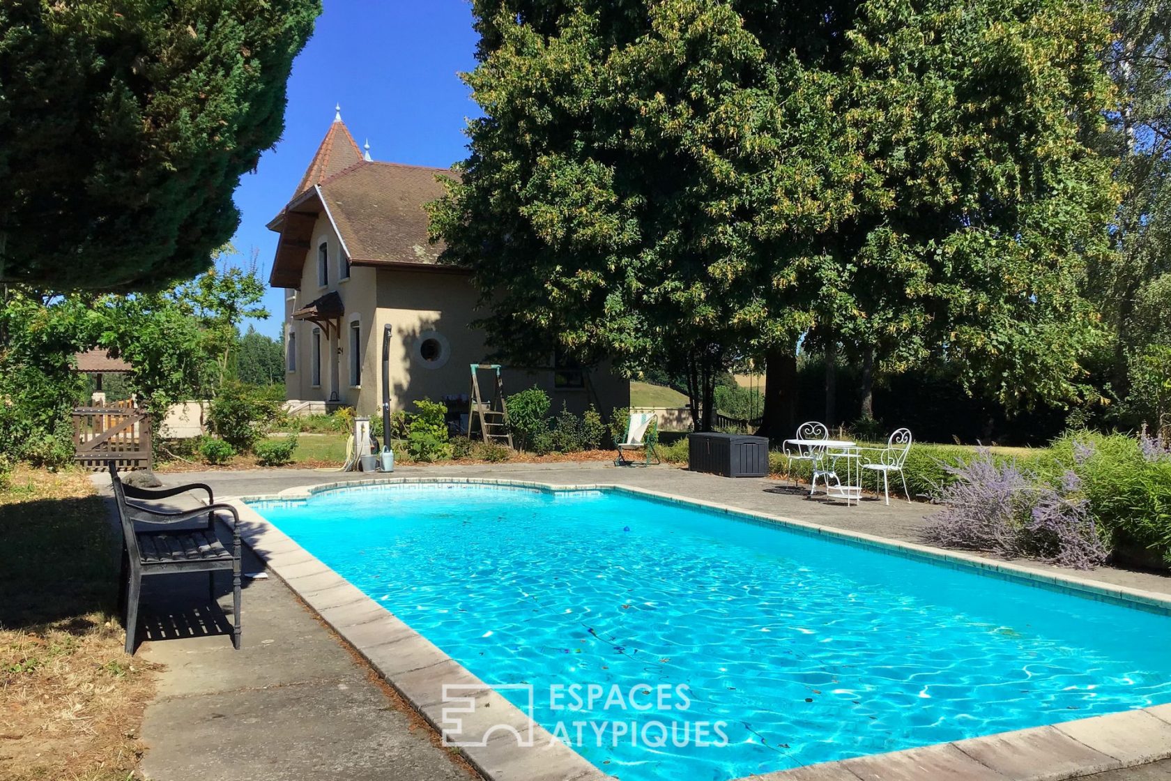 Maison bourgeoise avec piscine