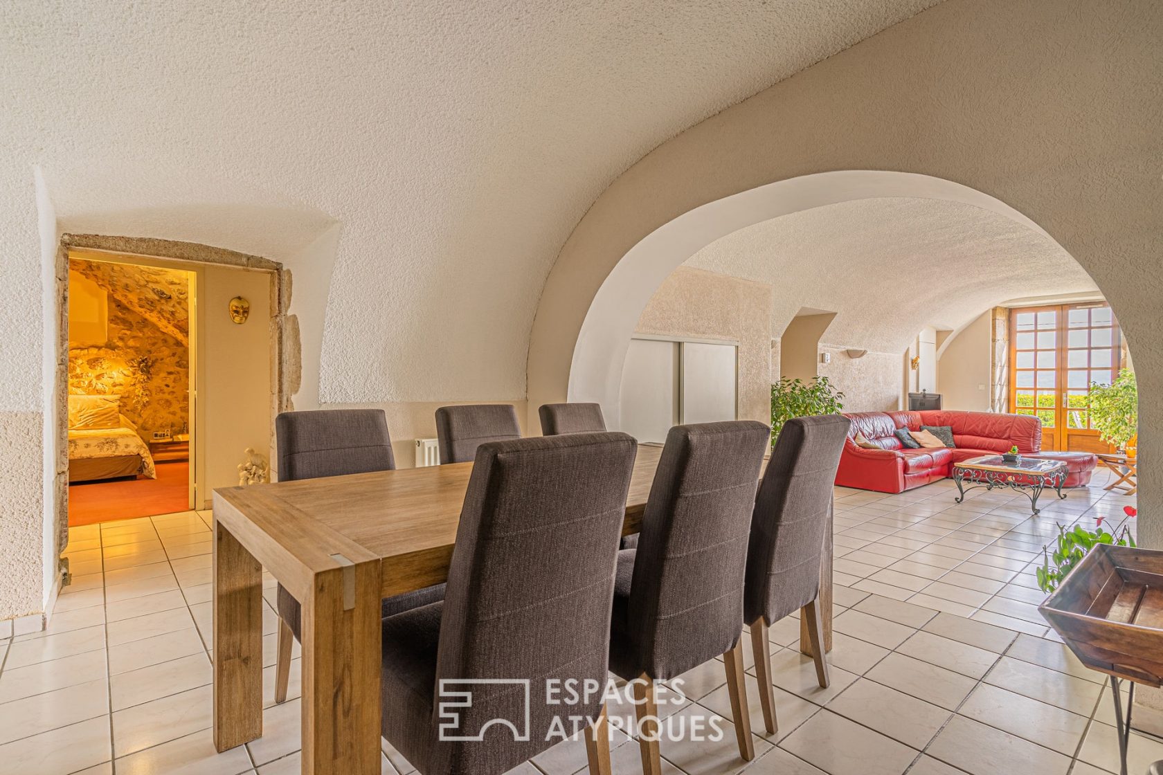 Appartement en rez-de-jardin au château