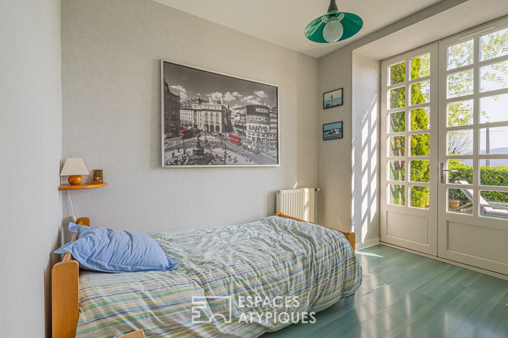 Appartement en rez-de-jardin au château