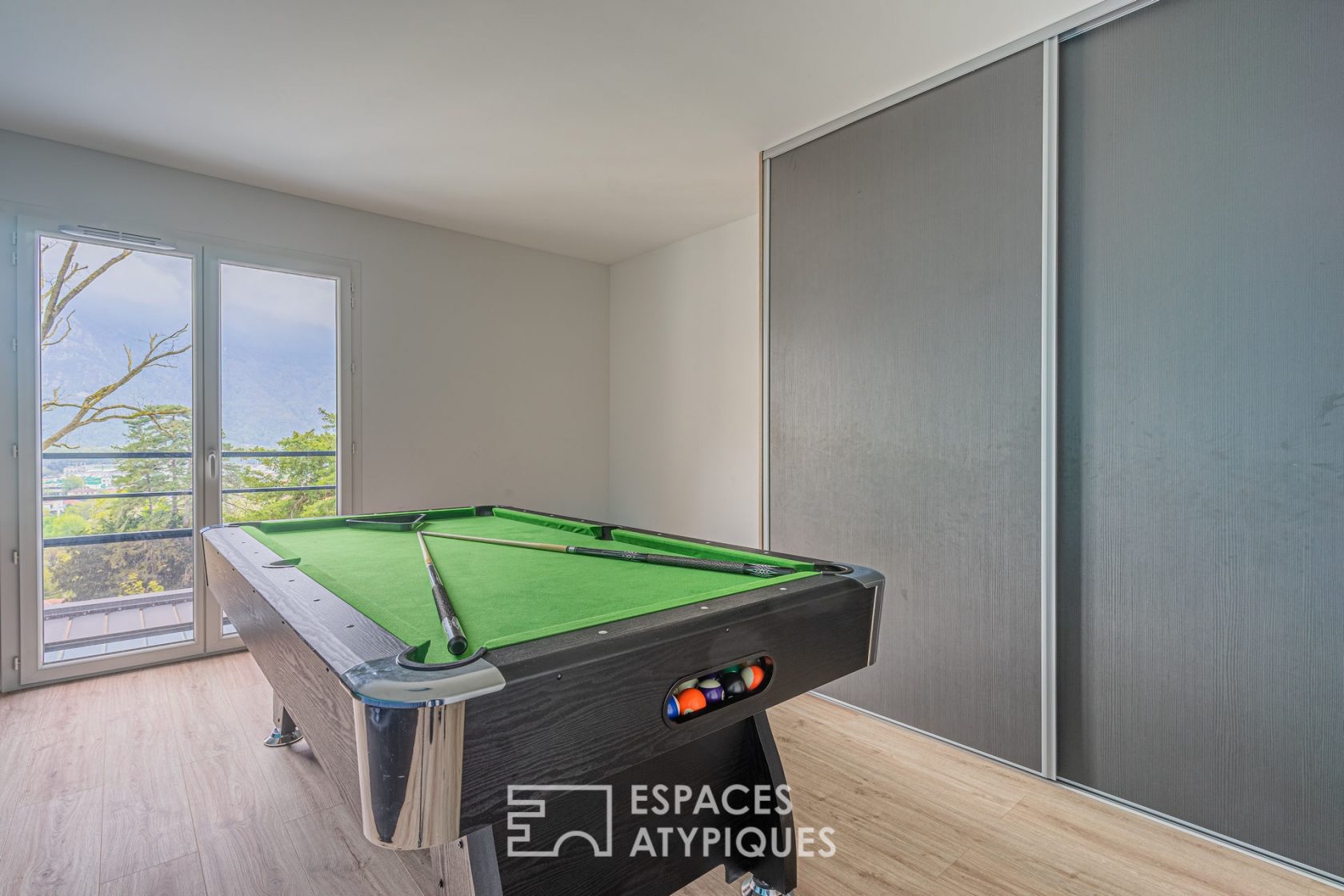 Beautiful contemporary with a panoramic view