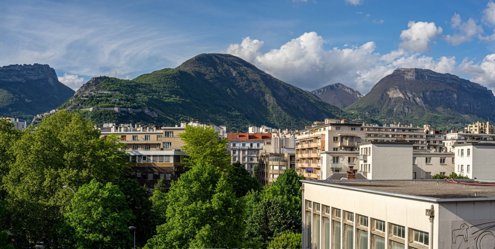 Beautiful renovated apartment near Gustave Rivet