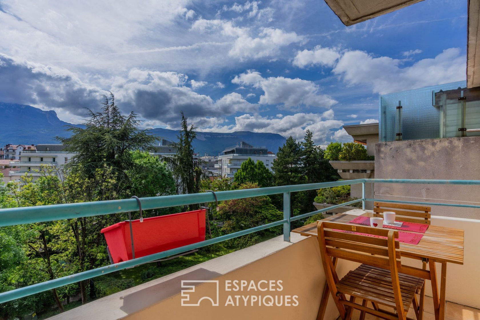 Beautiful renovated apartment near Gustave Rivet