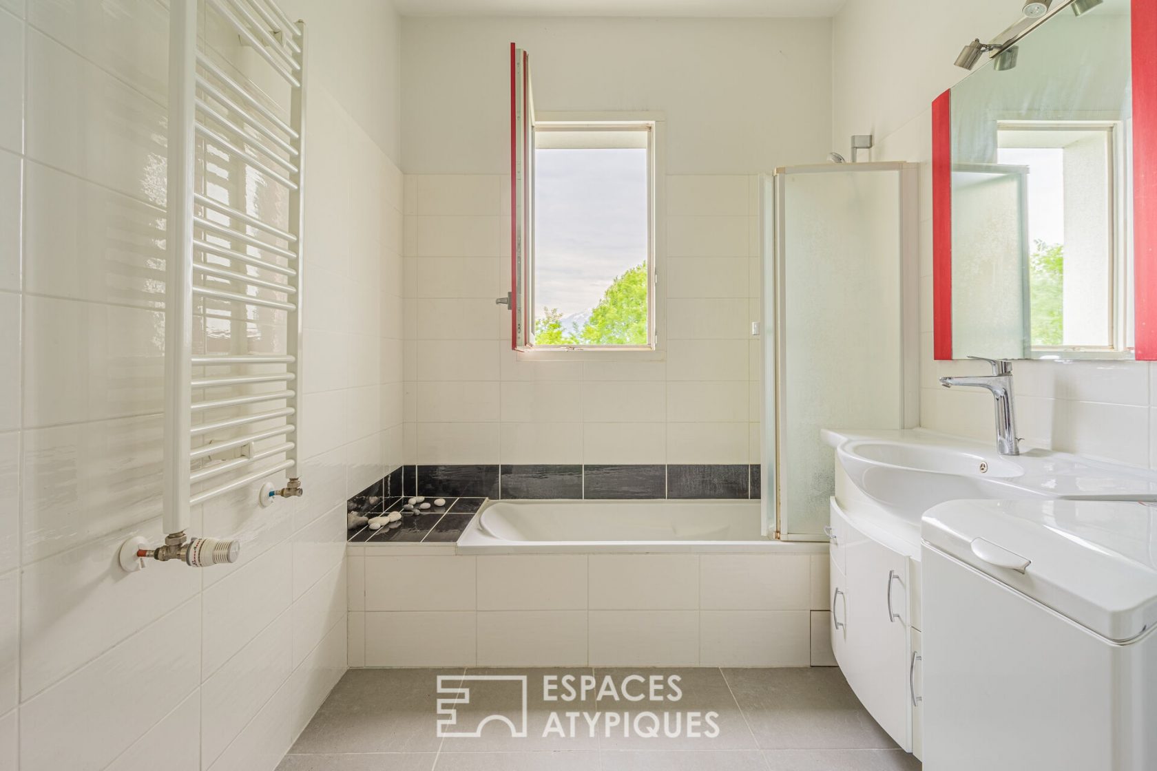 Appartement contemporain dans son écrin de verdure
