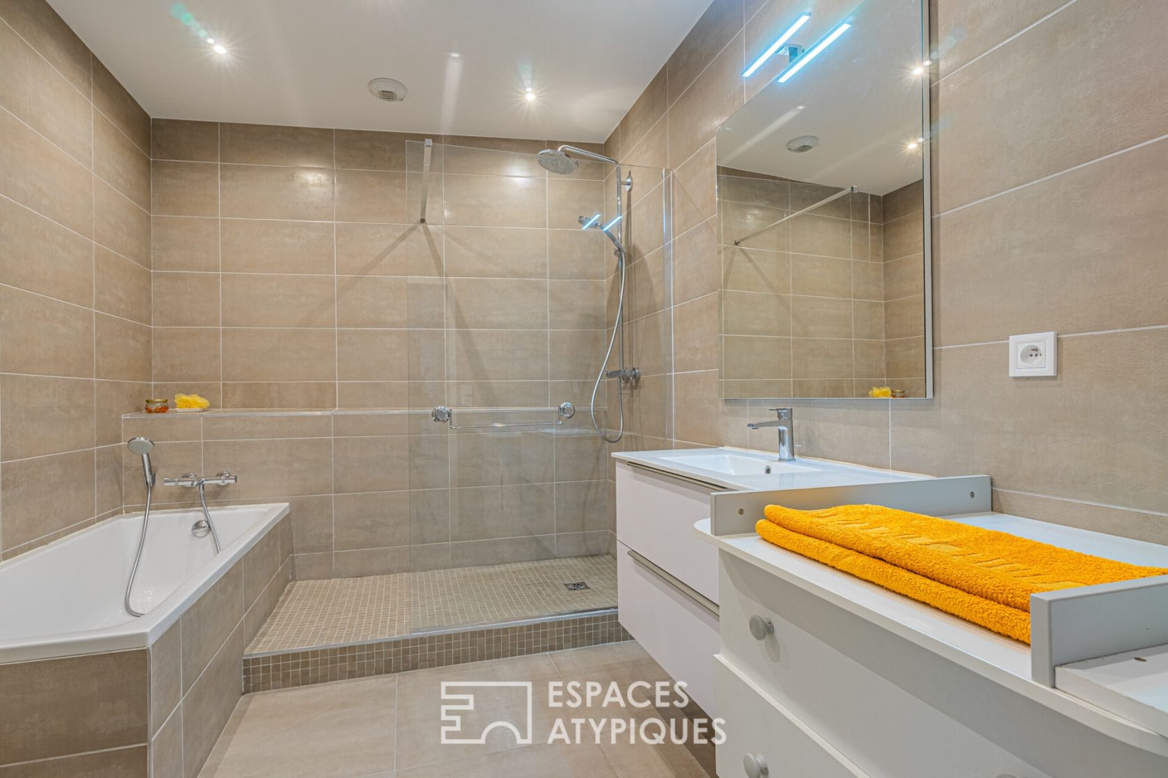 Appartement contemporain au coeur de Championnet