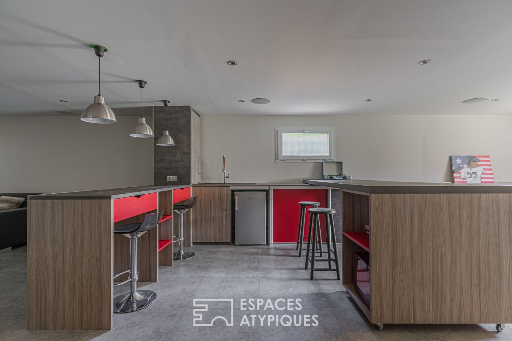 Maison contemporaine dans son cadre verdoyant