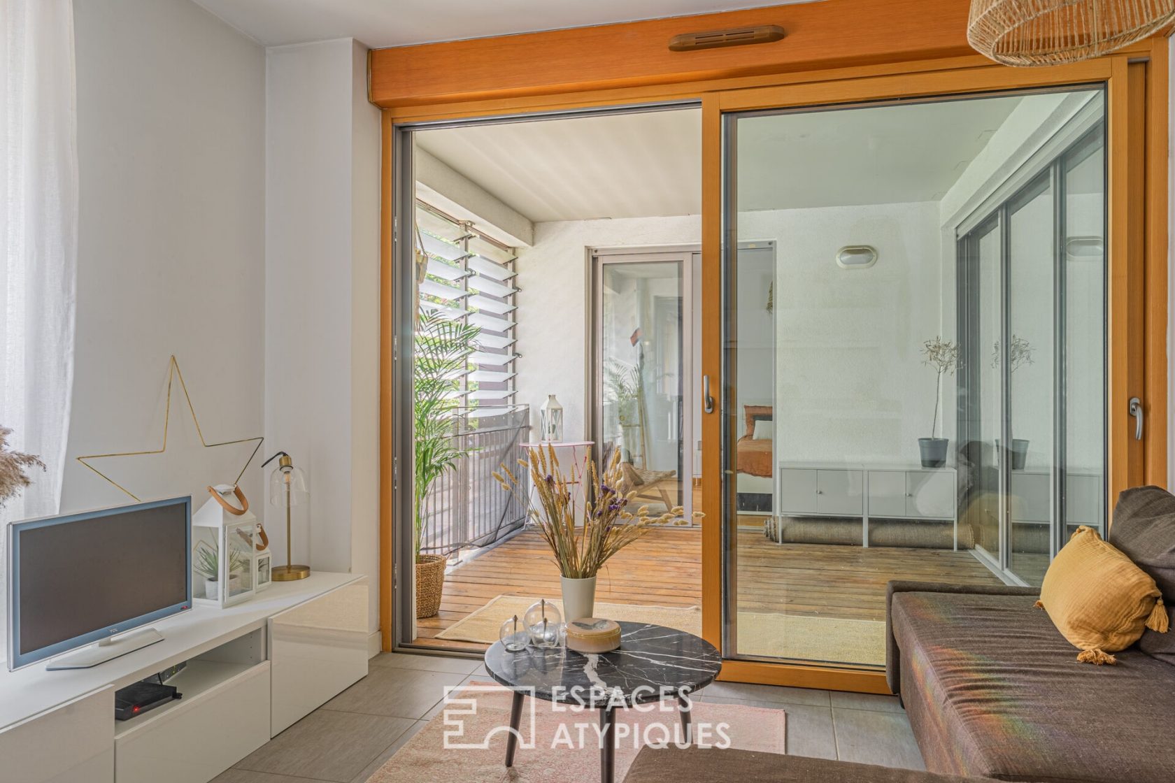 Appartement avec patio au coeur de la Caserne de Bonne