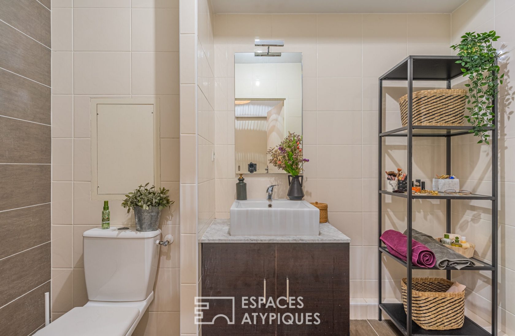 Appartement avec patio au coeur de la Caserne de Bonne