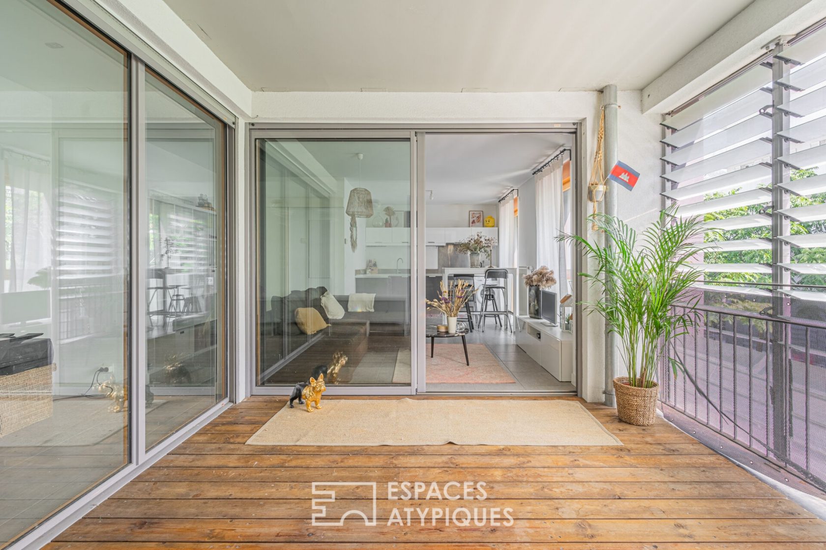 Appartement avec patio au coeur de la Caserne de Bonne