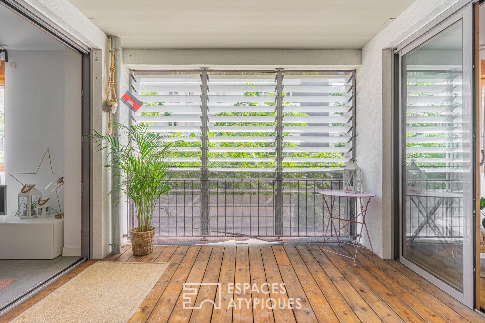 Appartement avec patio au coeur de la Caserne de Bonne