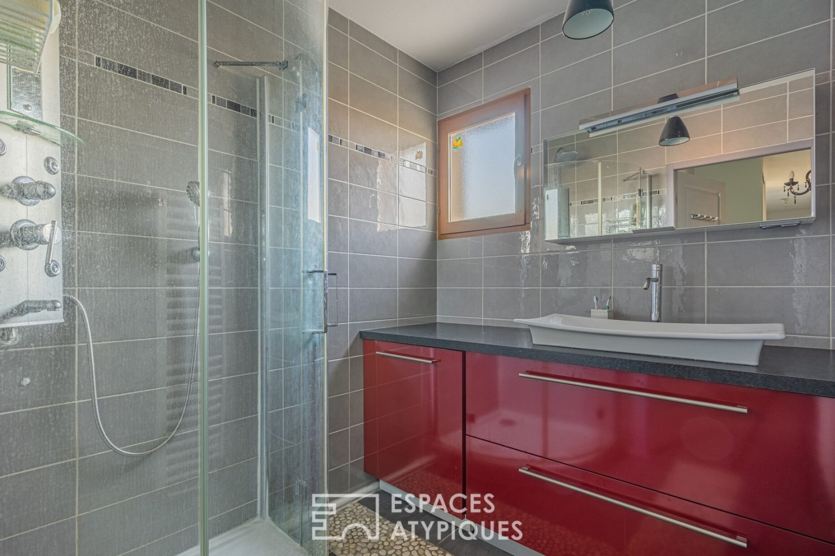 Appartement contemporain dans son écrin de verdure