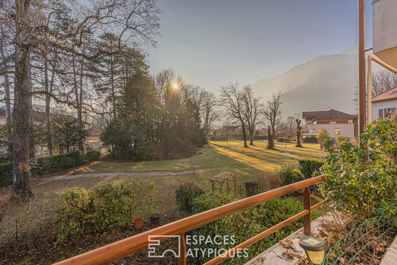 Appartement contemporain dans son écrin de verdure