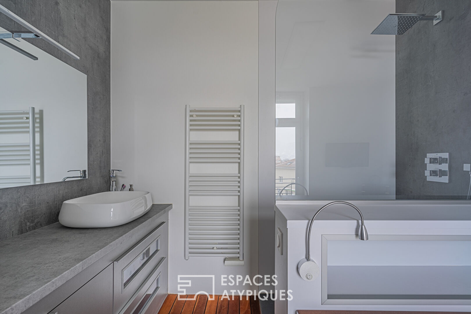Duplex in the heart of town