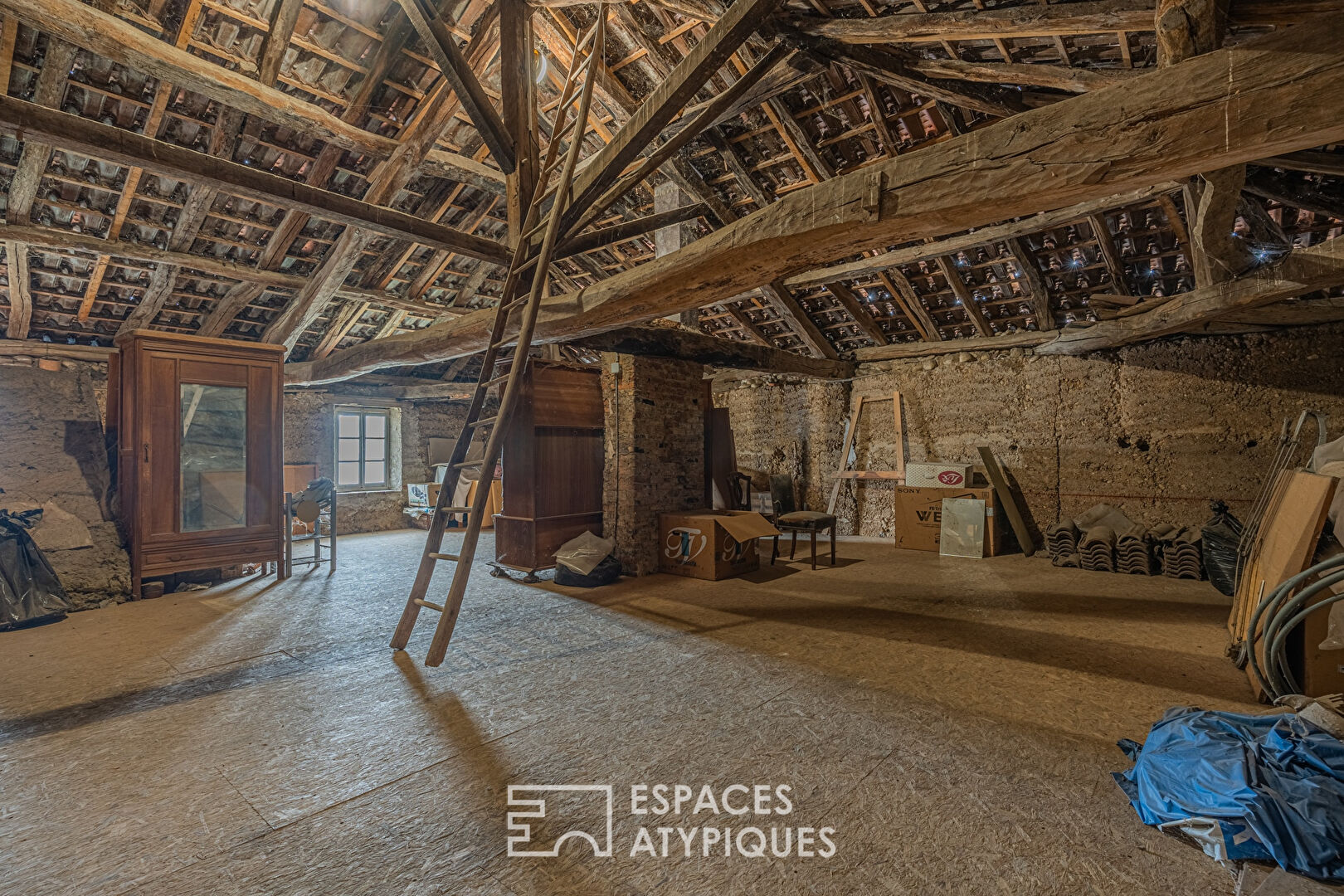 Maison de caractère et son bel environnement verdoyant