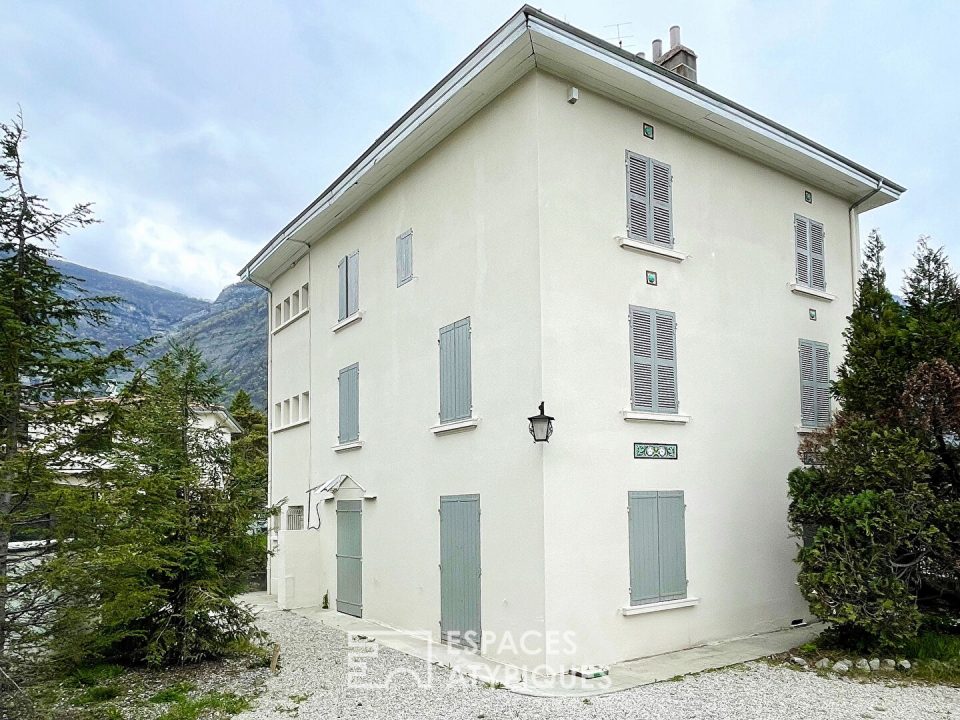 Maison bourgeoise au centre du village