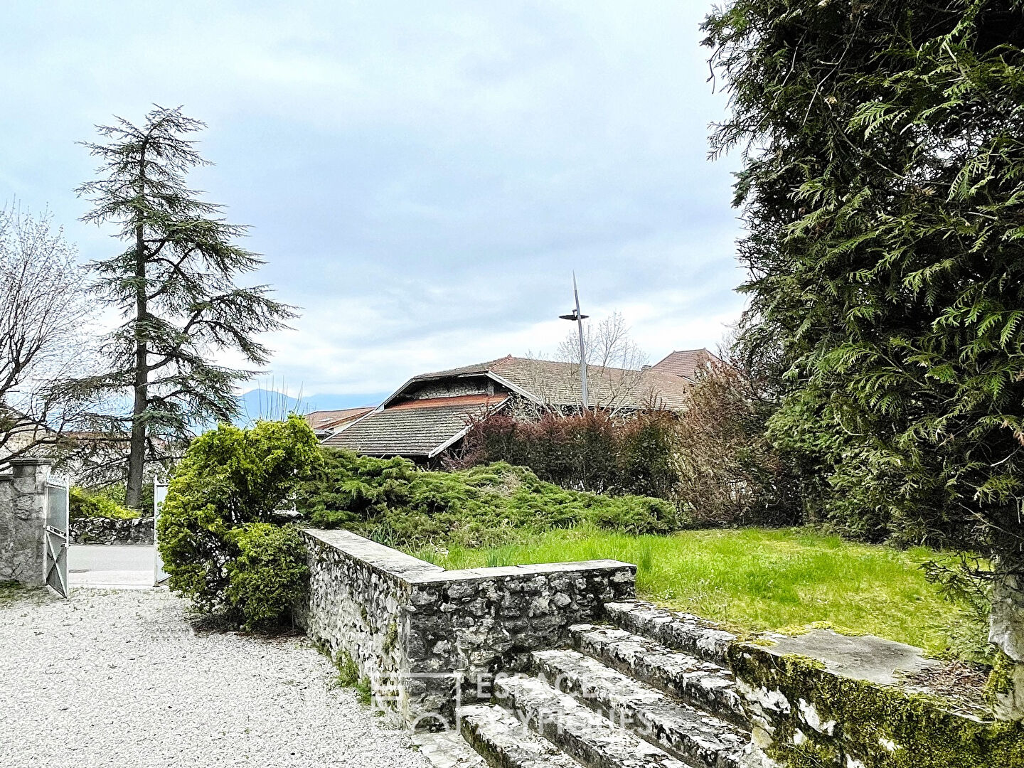 Maison bourgeoise au centre du village