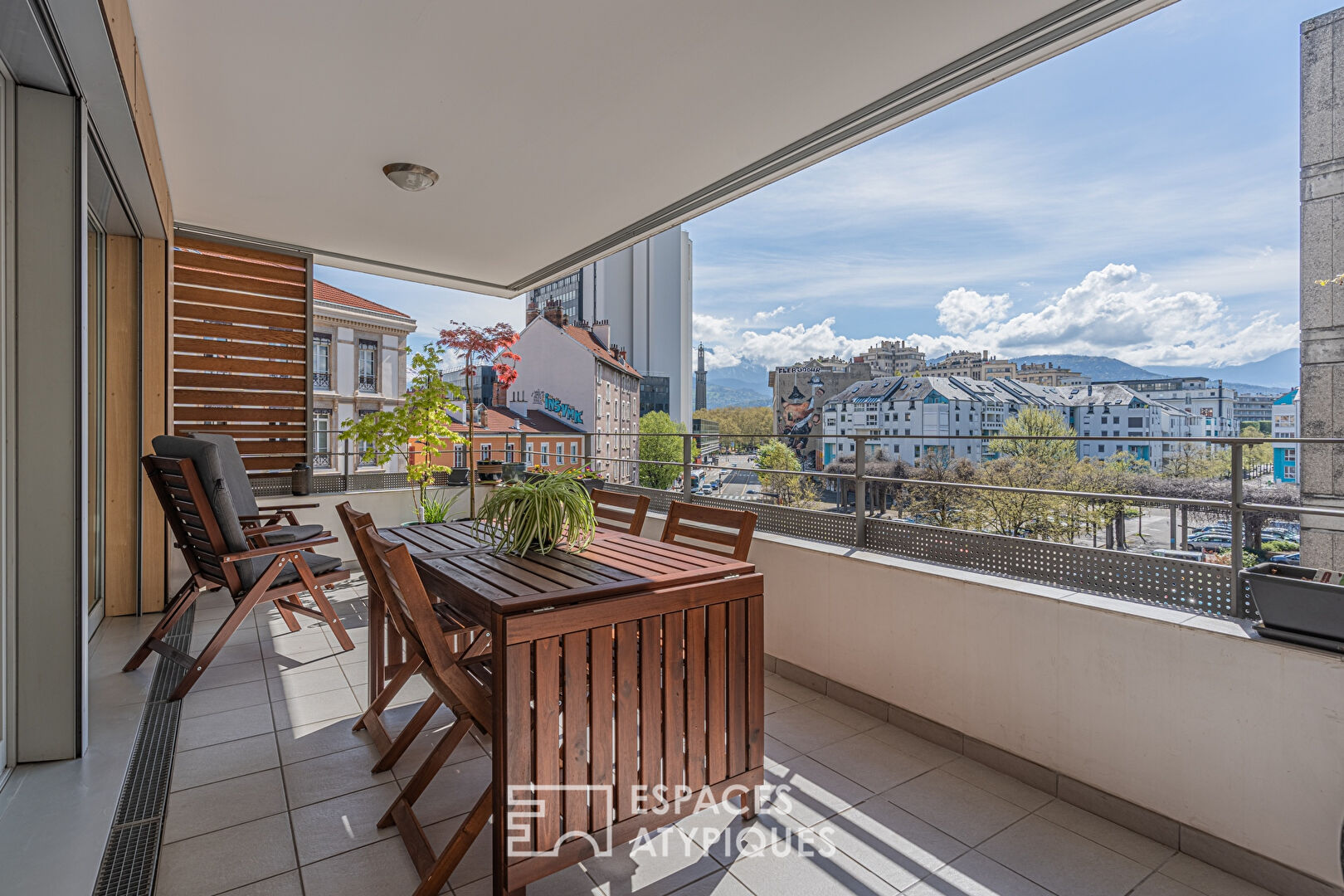 Contemporary apartment near Bonne barracks