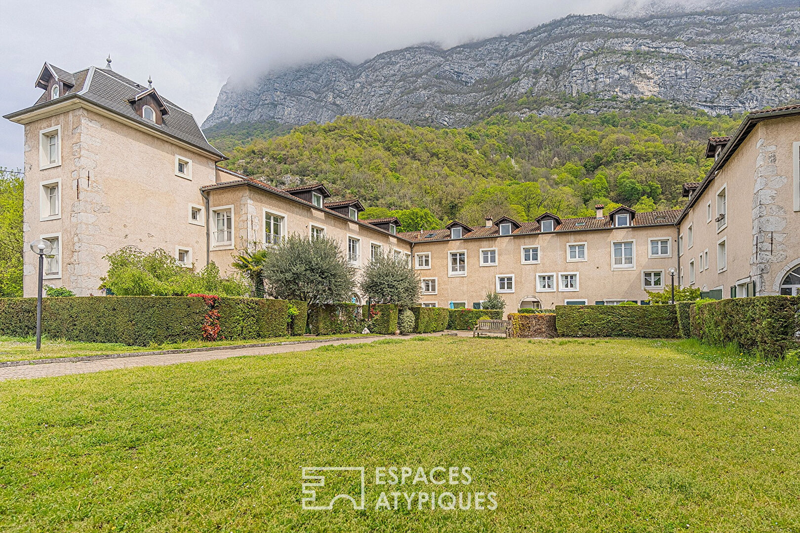 Duplex dans l’orangerie d’un château du 17ème siècle