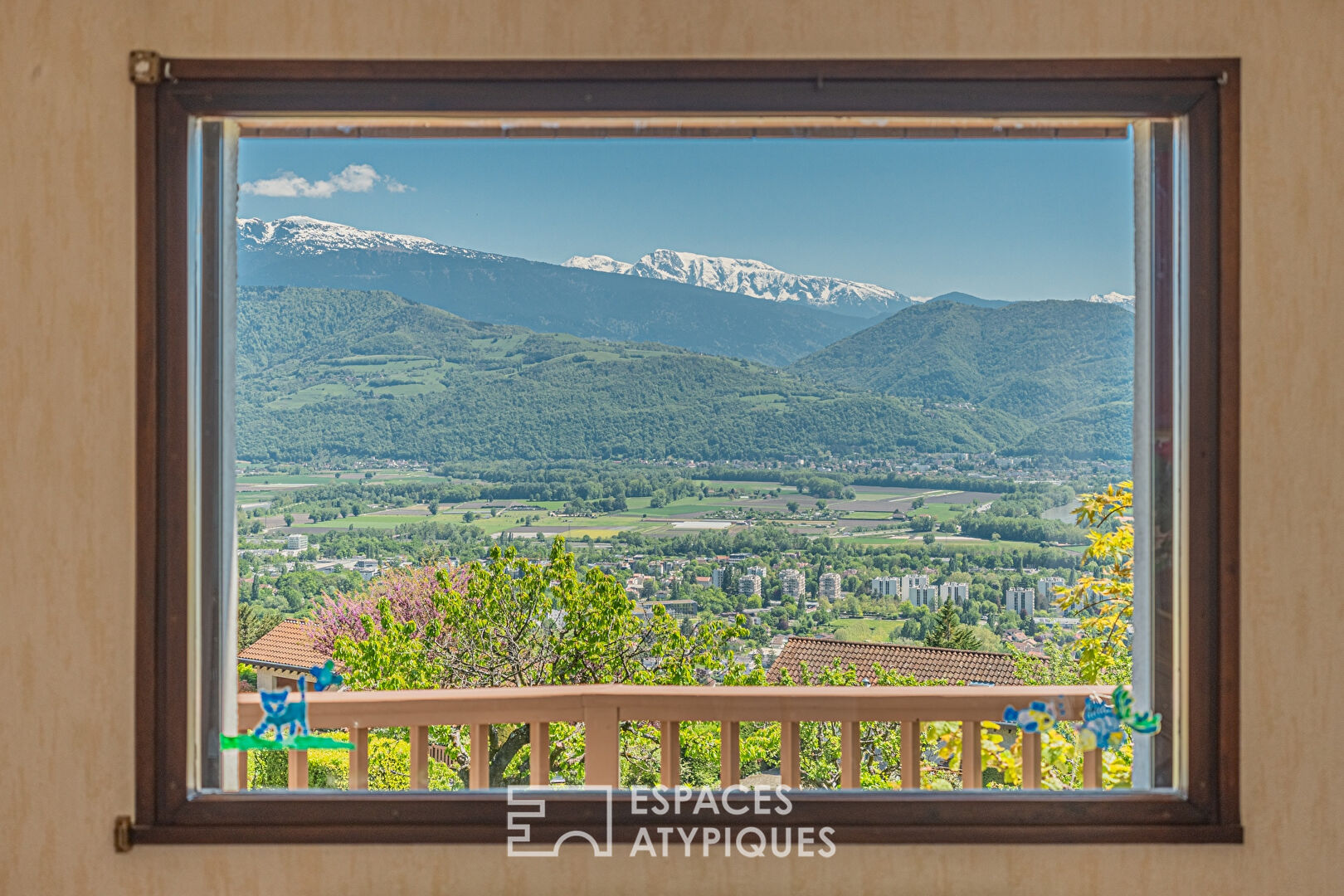 Villa à la vue panoramique à revisiter