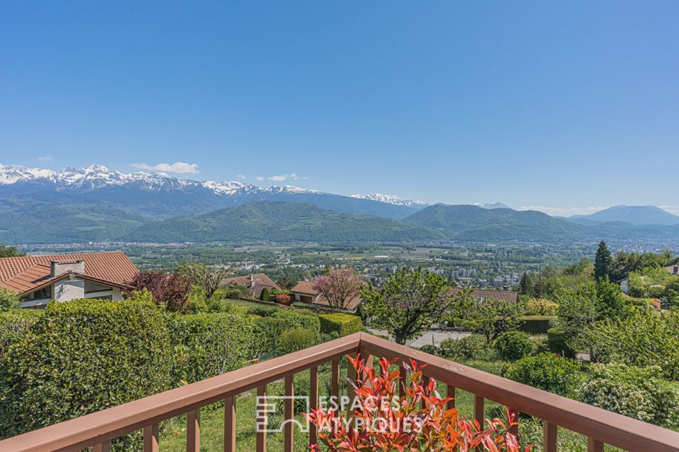 Villa à la vue panoramique à revisiter