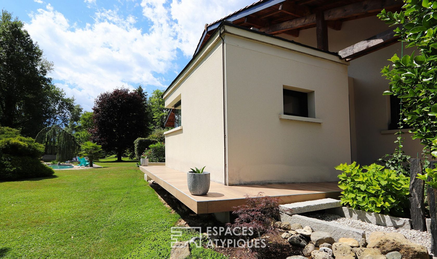 Maison d’inspiration contemporaine à la vue dégagée