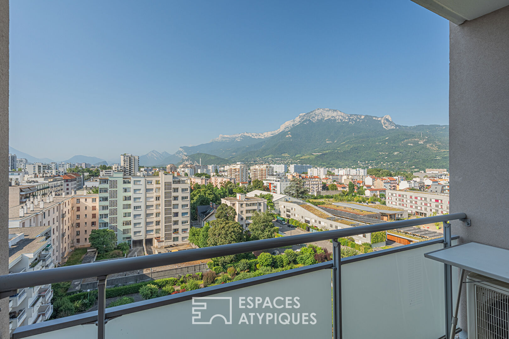 Appartement lumineux avec vue