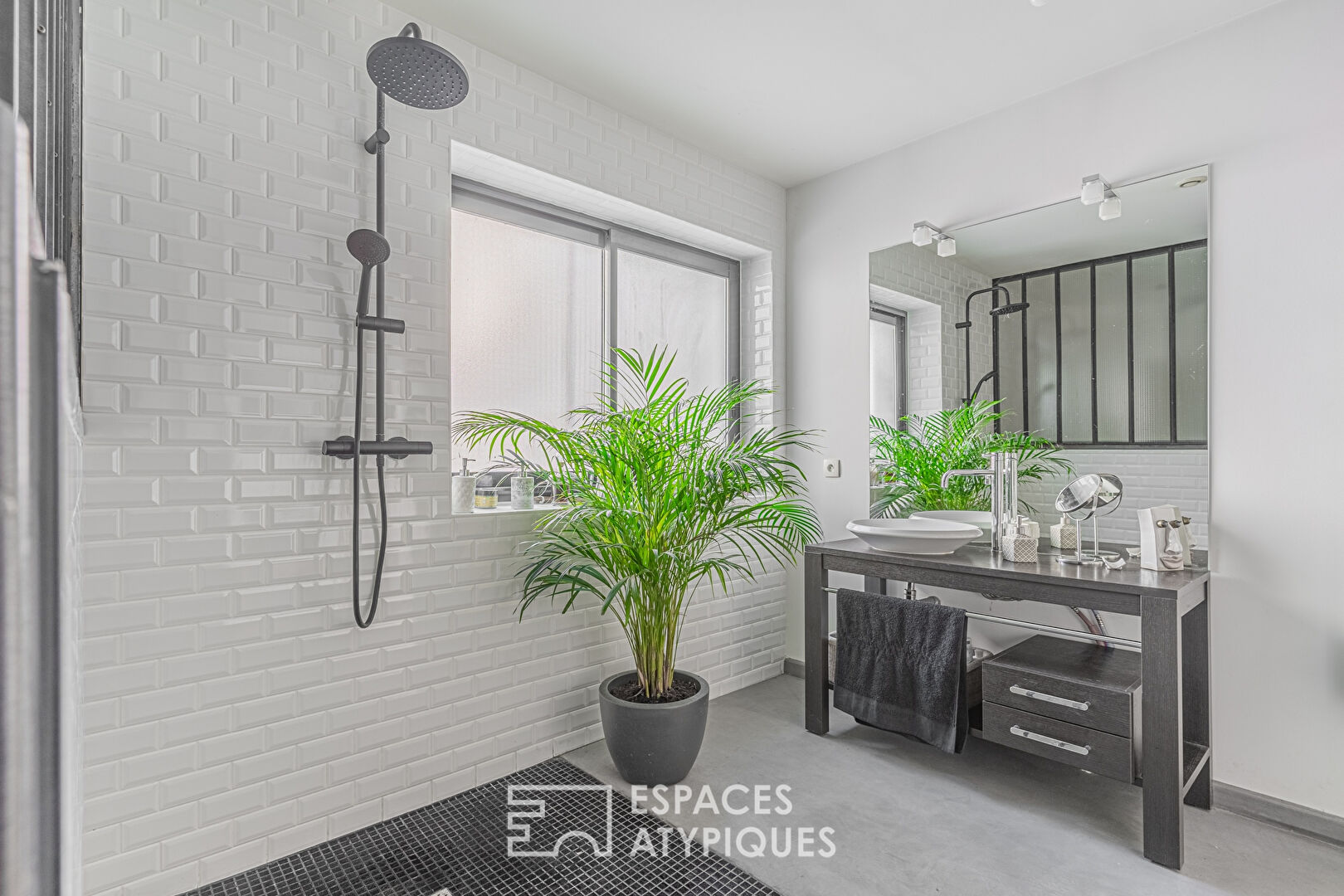 Appartement loft unique avec terrasse privative